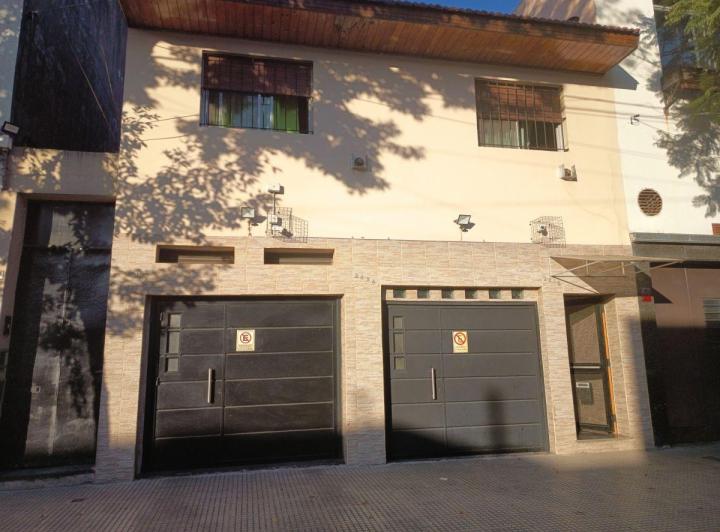 Casa · 150m² · 5 Ambientes · 2 Cocheras