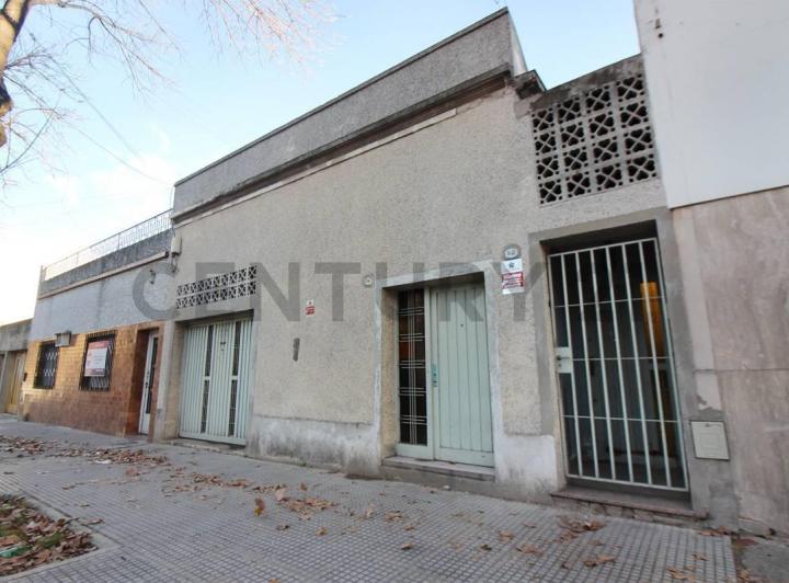 Casa · 193m² · 5 Ambientes · 2 Cocheras