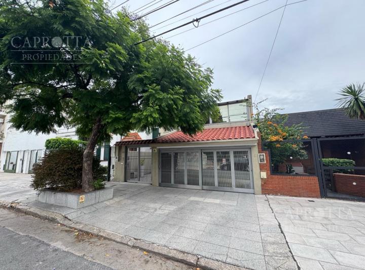 Casa · 350m² · 6 Ambientes · 2 Cocheras