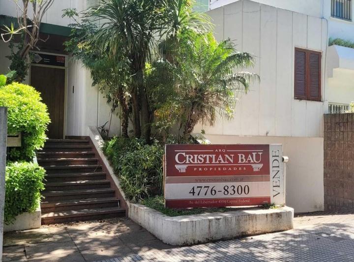 Casa · 300m² · 5 Ambientes · 2 Cocheras