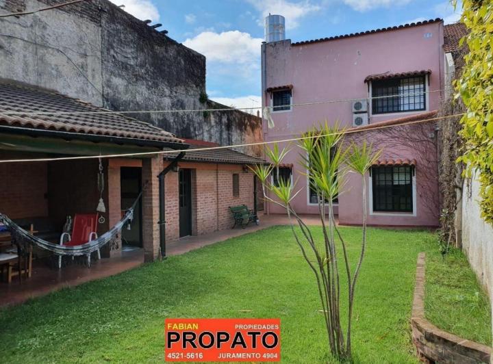 Casa · 350m² · 4 Ambientes · 2 Cocheras