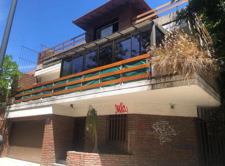 Casa · 200m² · 7 Ambientes · 1 Cochera