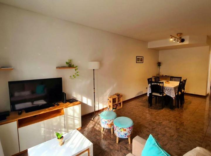 Casa · 100m² · 4 Ambientes · 2 Cocheras