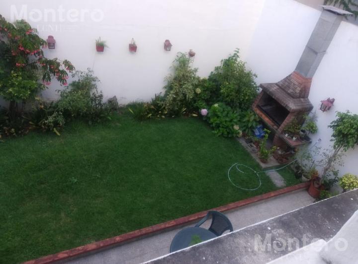 Casa · 218m² · 4 Ambientes · 1 Cochera