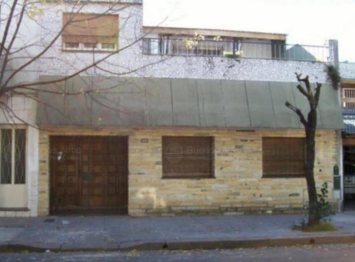 Casa · 225m² · 3 Ambientes · 1 Cochera
