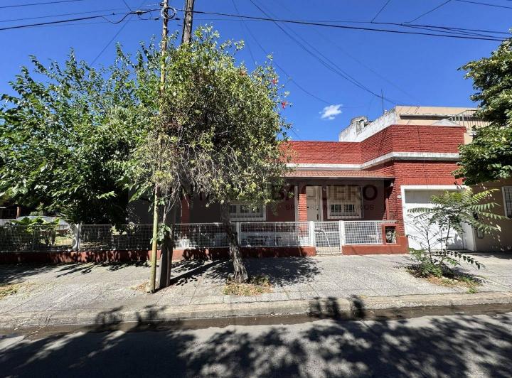 Casa · 122m² · 3 Ambientes · 1 Cochera