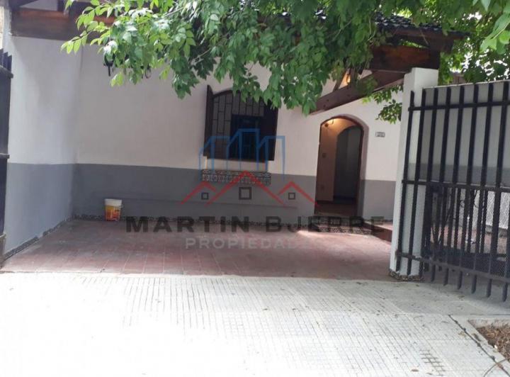 Casa · 85m² · 3 Ambientes · 2 Cocheras