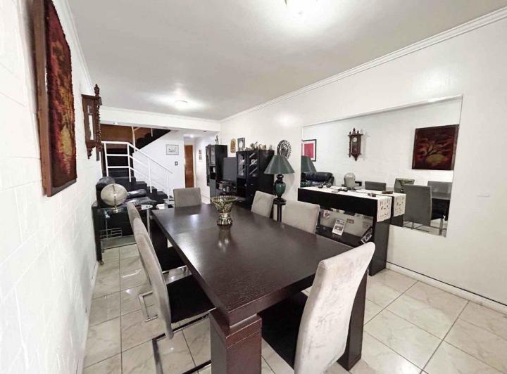 Casa · 100m² · 5 Ambientes · 1 Cochera
