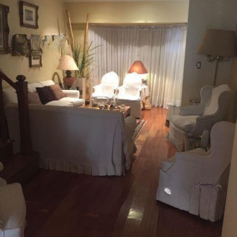 Casa · 260m² · 4 Ambientes · 1 Cochera