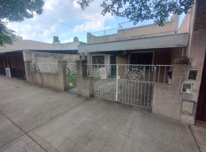 Casa · 15m² · 4 Ambientes · 1 Cochera