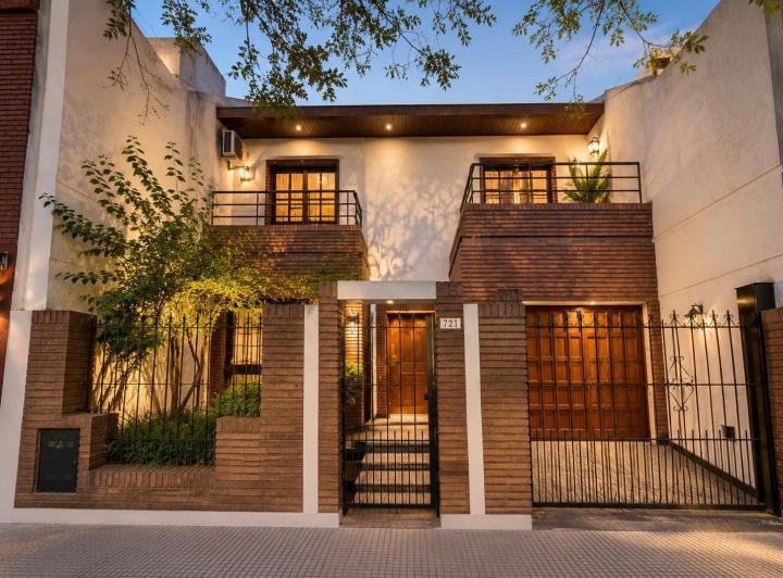 Casa · 193m² · 6 Ambientes · 1 Cochera