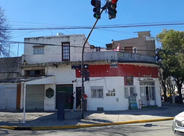 Casa · 350m² · 8 Ambientes · 1 Cochera