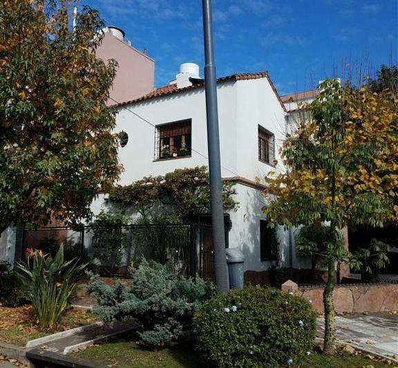 Casa · 130m² · 3 Ambientes · 1 Cochera