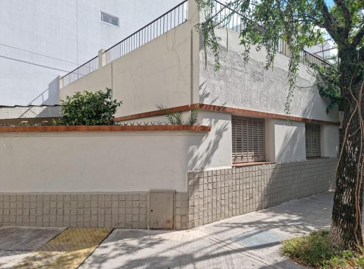 Casa · 68m² · 1 Ambiente · 2 Cocheras