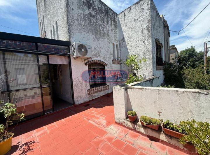 Casa · 163m² · 5 Ambientes · 2 Cocheras