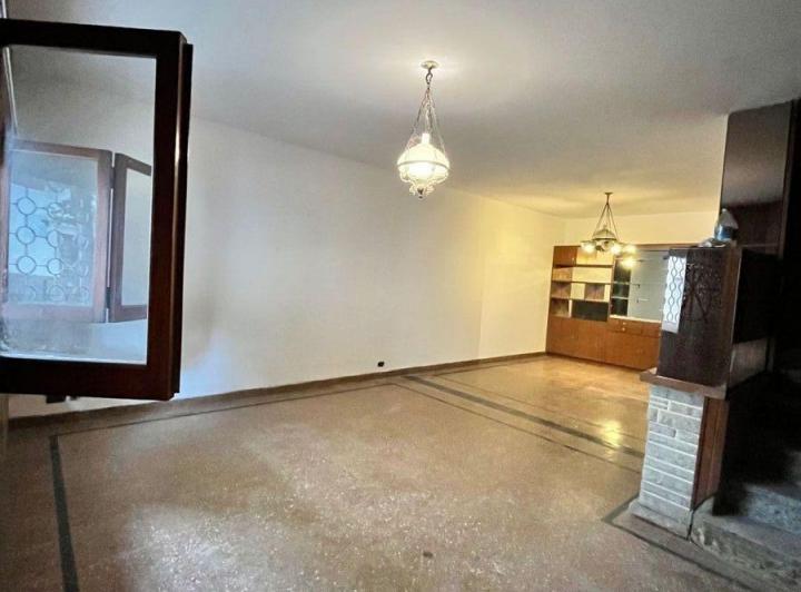 Casa · 178m² · 5 Ambientes · 1 Cochera