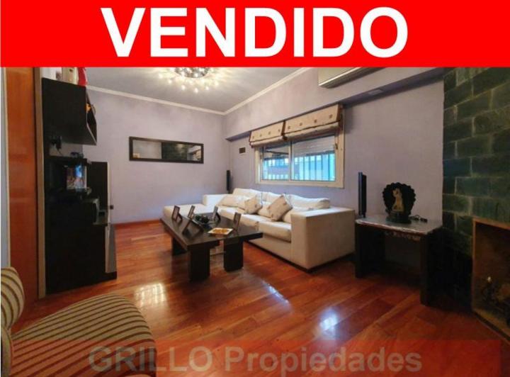 Casa · 141m² · 6 Ambientes · 2 Cocheras