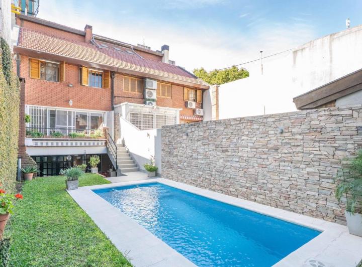 Casa · 318m² · 4 Ambientes · 4 Cocheras