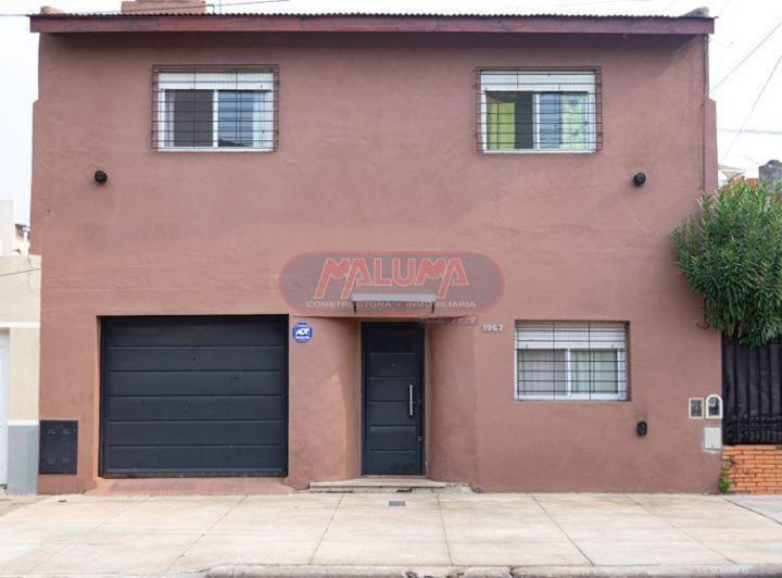 Casa · 210m² · 5 Ambientes · 1 Cochera