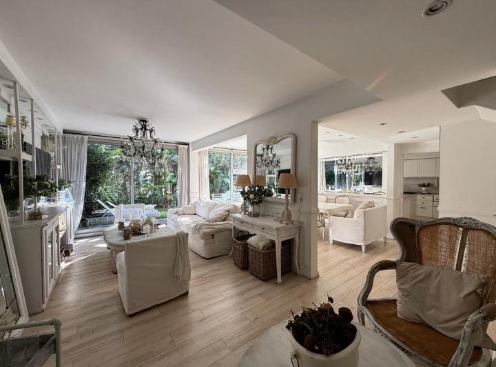 Casa · 270m² · 6 Ambientes