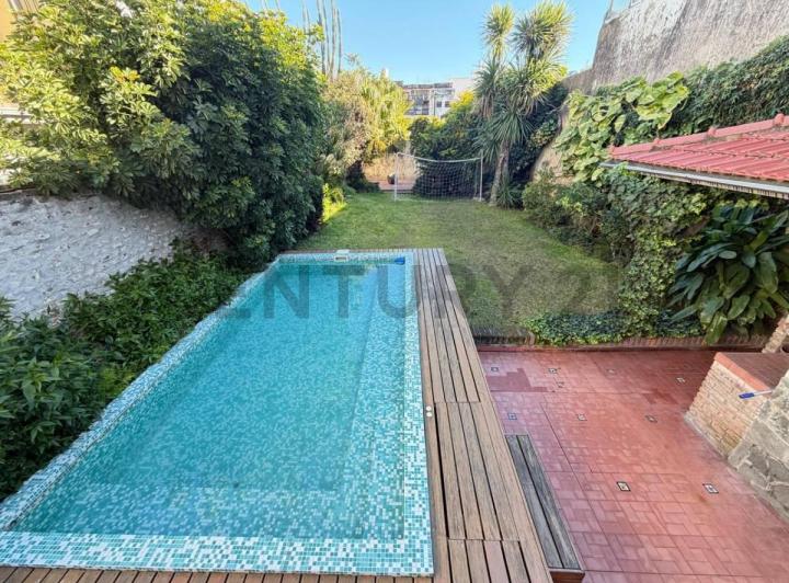 Casa · 303m² · 6 Ambientes