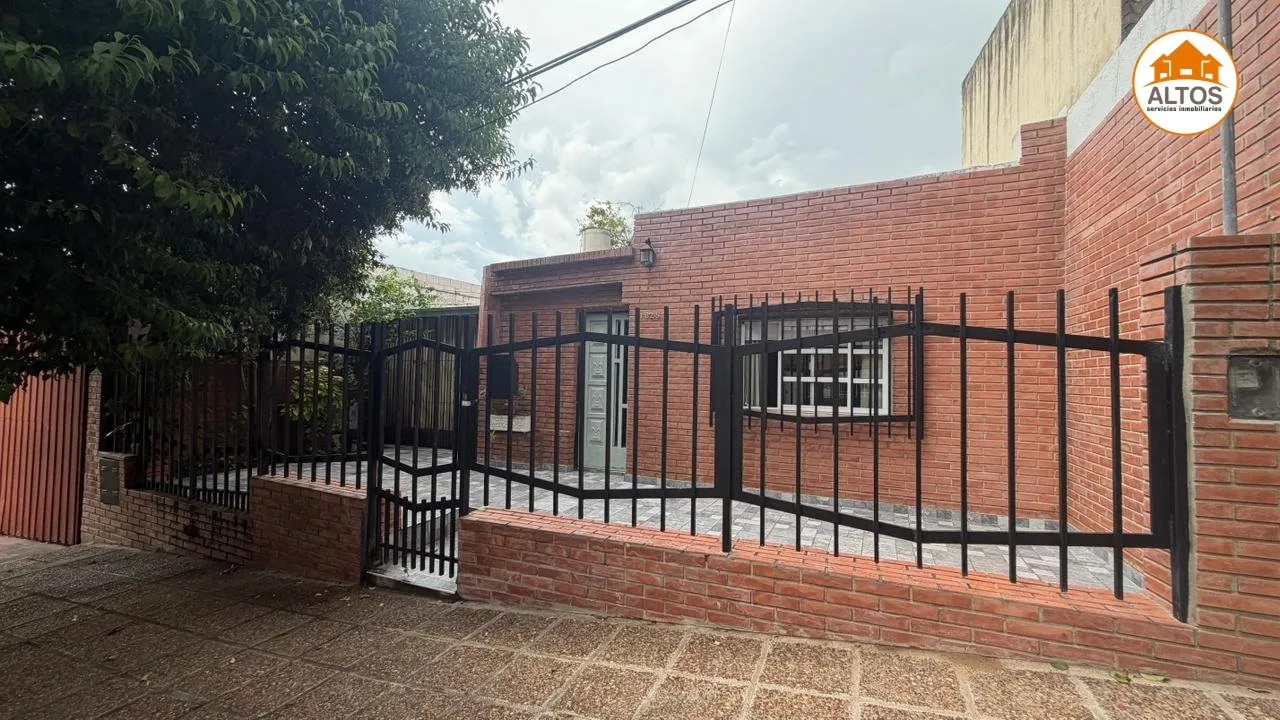 CASA 2 DORM. – 1BÑO  – B° SARMIENTO