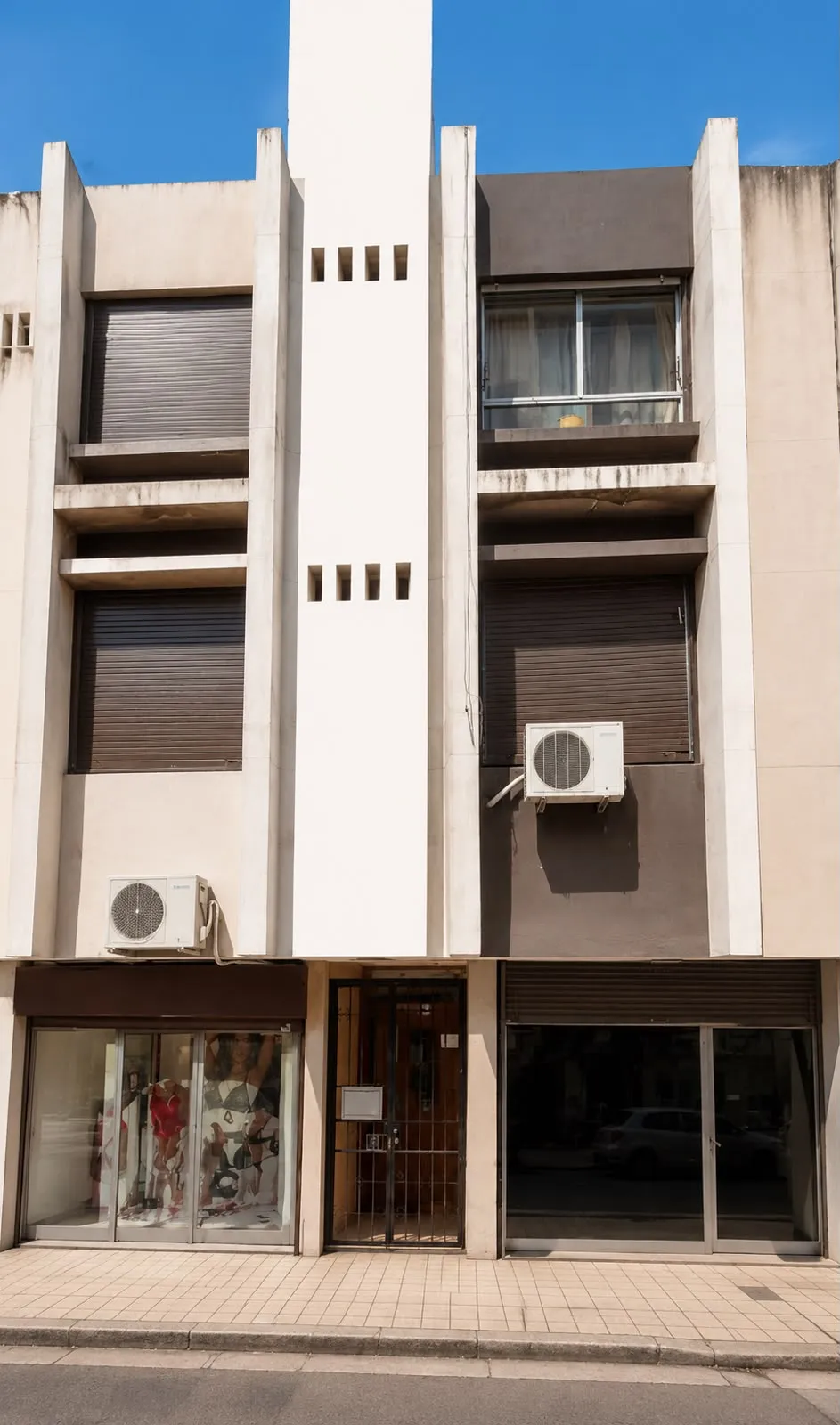 B° CENTRO – RIVERA INDARTE N°406 - MONOAMBIENTE – PISO 2 – C/RENTA – ESCRITURA