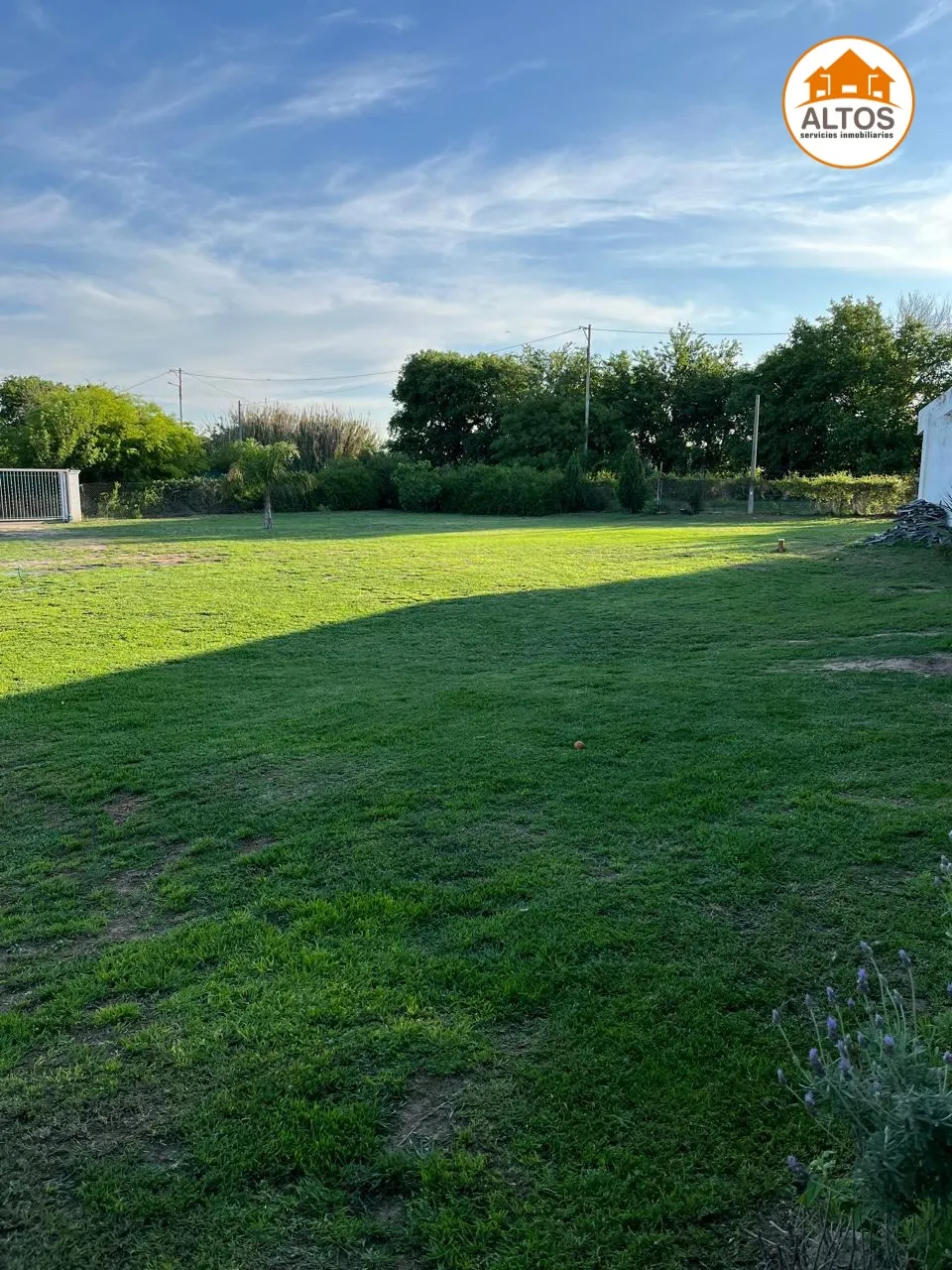 CASA QUINTA APTO USO COMERCIAL Y PROFESIONAL – TERRENO ESQ  5.000M2 – SUP CUBIERTA 615M2 - ESCRITURA – AV. VALPARAISO AL 7.000 - CORDOBA