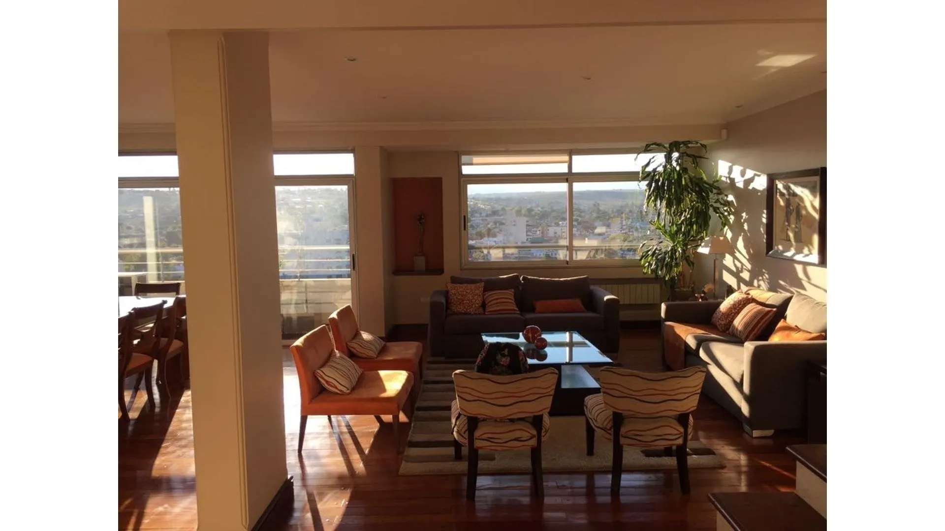 Penthouse, calle Belgrano y Siria
