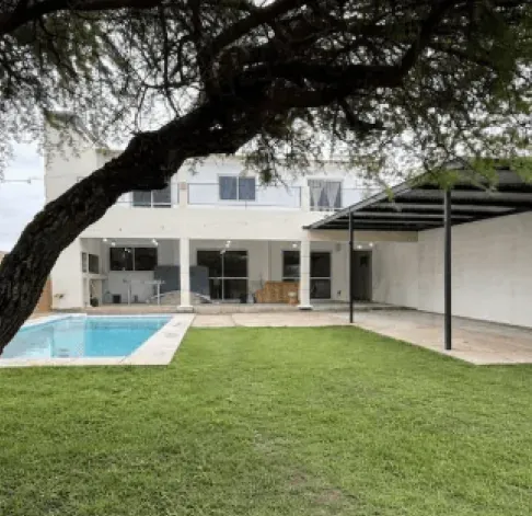 Casa de 6 dorm. y Piscina en Valle de Alta Gracia (La Marianita) - Oportunidad de Inversión!!