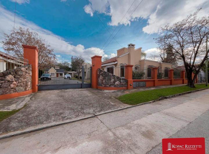 Casa · 138m² · 7 Ambientes