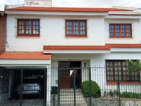 Casa en Alquiler en Barrio Tres Cerritos, Salta
