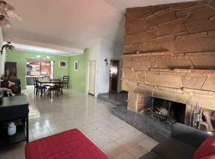 Casa · 195m² · 7 Ambientes