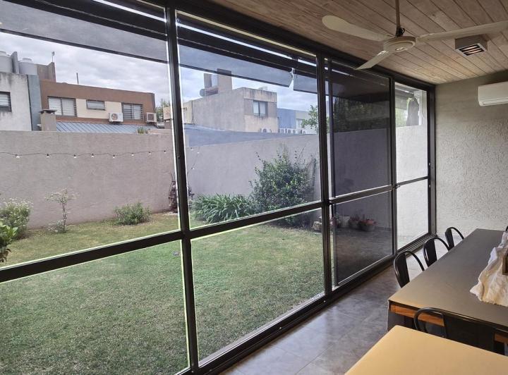 Casa · 160m² · 8 Ambientes · 1 Cochera