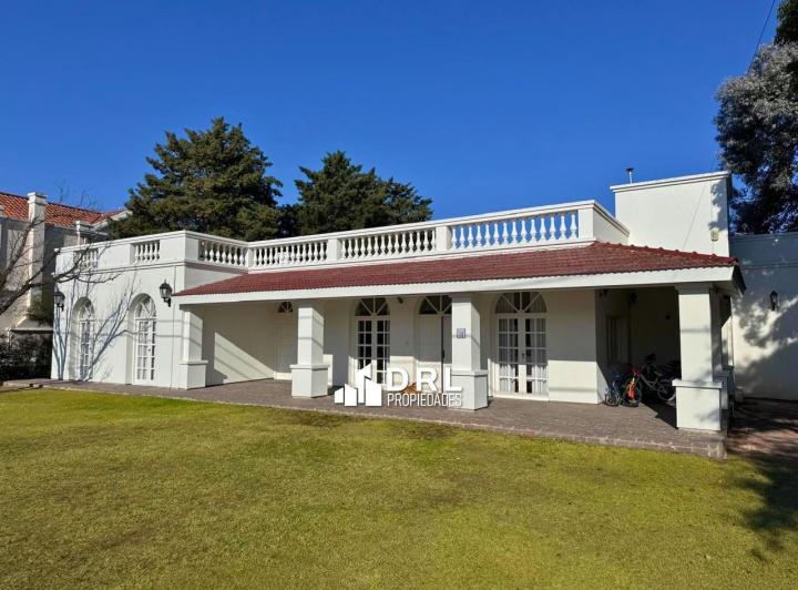 Casa · 358m² · 6 Ambientes · 2 Cocheras