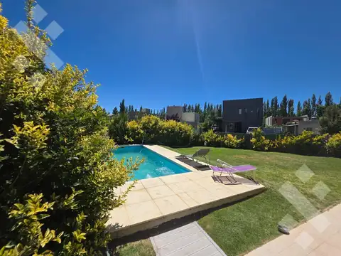 Casa en Venta en Plottier, Confluencia