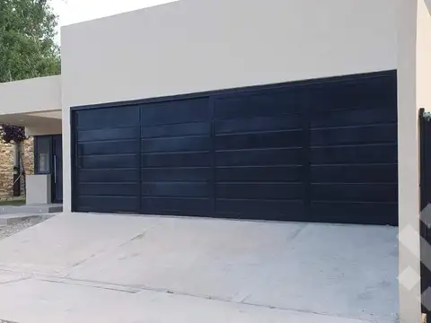 Casa en Venta en Plottier, Confluencia