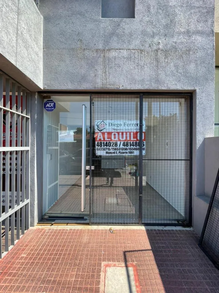 CERRO DE LAS ROSAS. PIZARRO Y TEJEDA 1 PRIVADO + LOCAL CON VIDRIERA Y PATIO ZONA COMERCIAL DE 60 M2