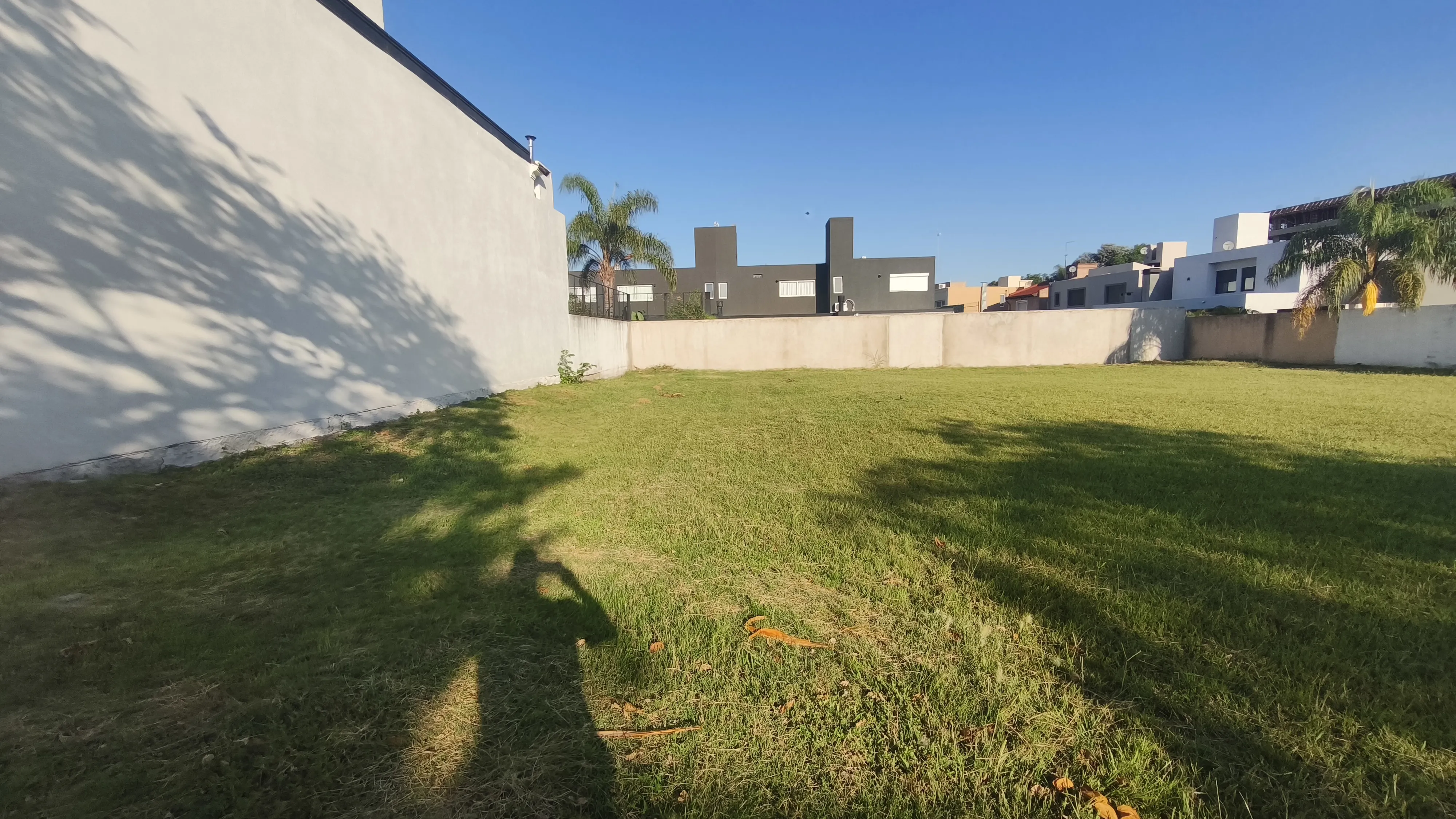 Lote 387 m² en Barrio Cerrado Jardín Claret · Escritura inmediata