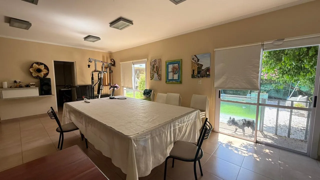 CASA EN VENTA 4 DORMITORIOS APTO CREDITO !!!  EN TEJAS DEL SUR 3