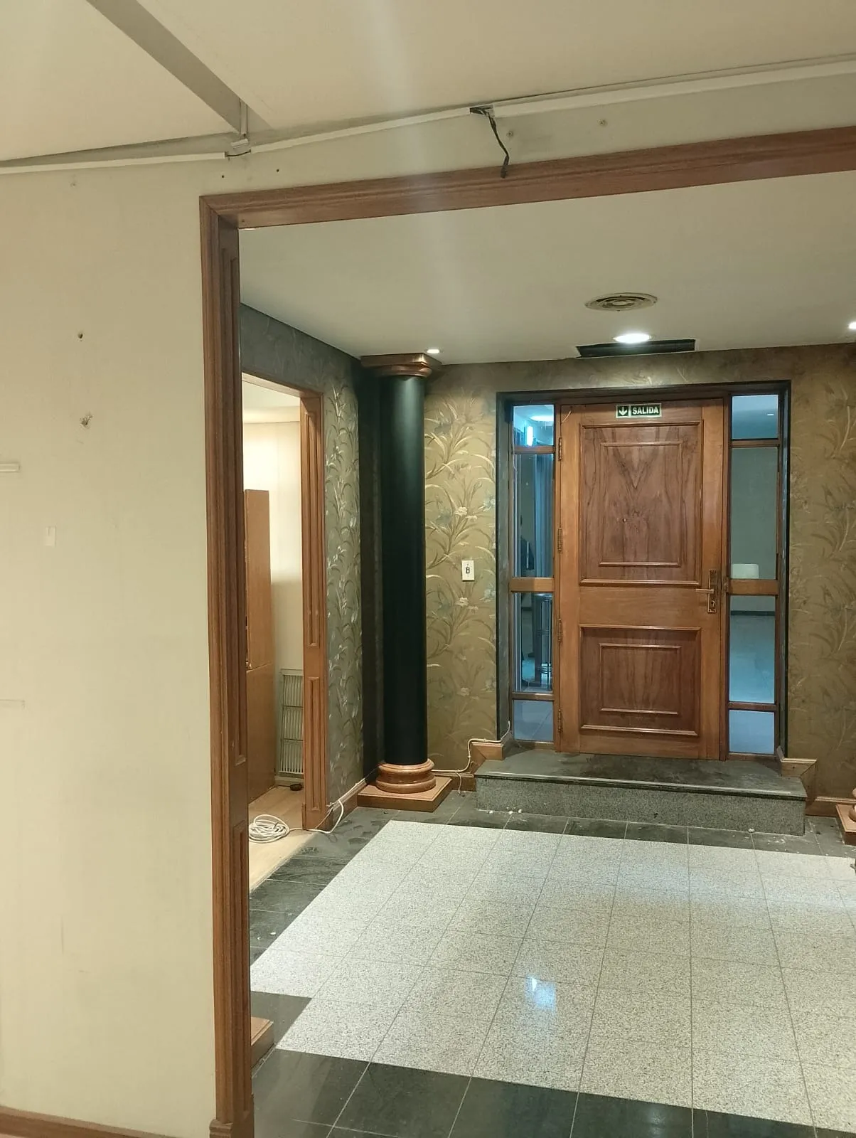 OFICINA EN ALQUILER DE 332 MTS PROPIOS. BARRIO CENTRO