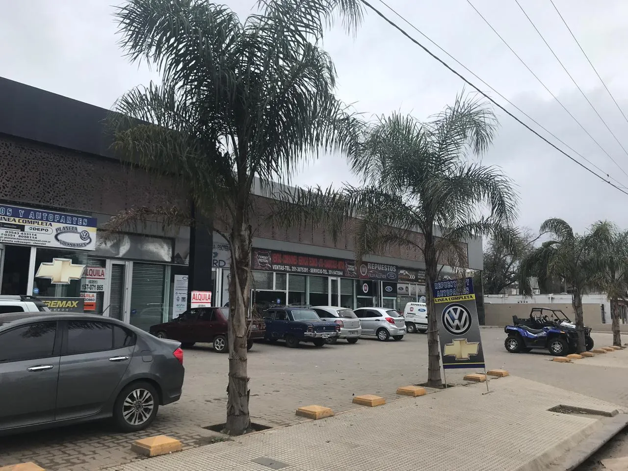 LOCAL AV. D. ALVAREZ EXCELENTE ZONA COMERCIAL - ESTACIONAMIENTO