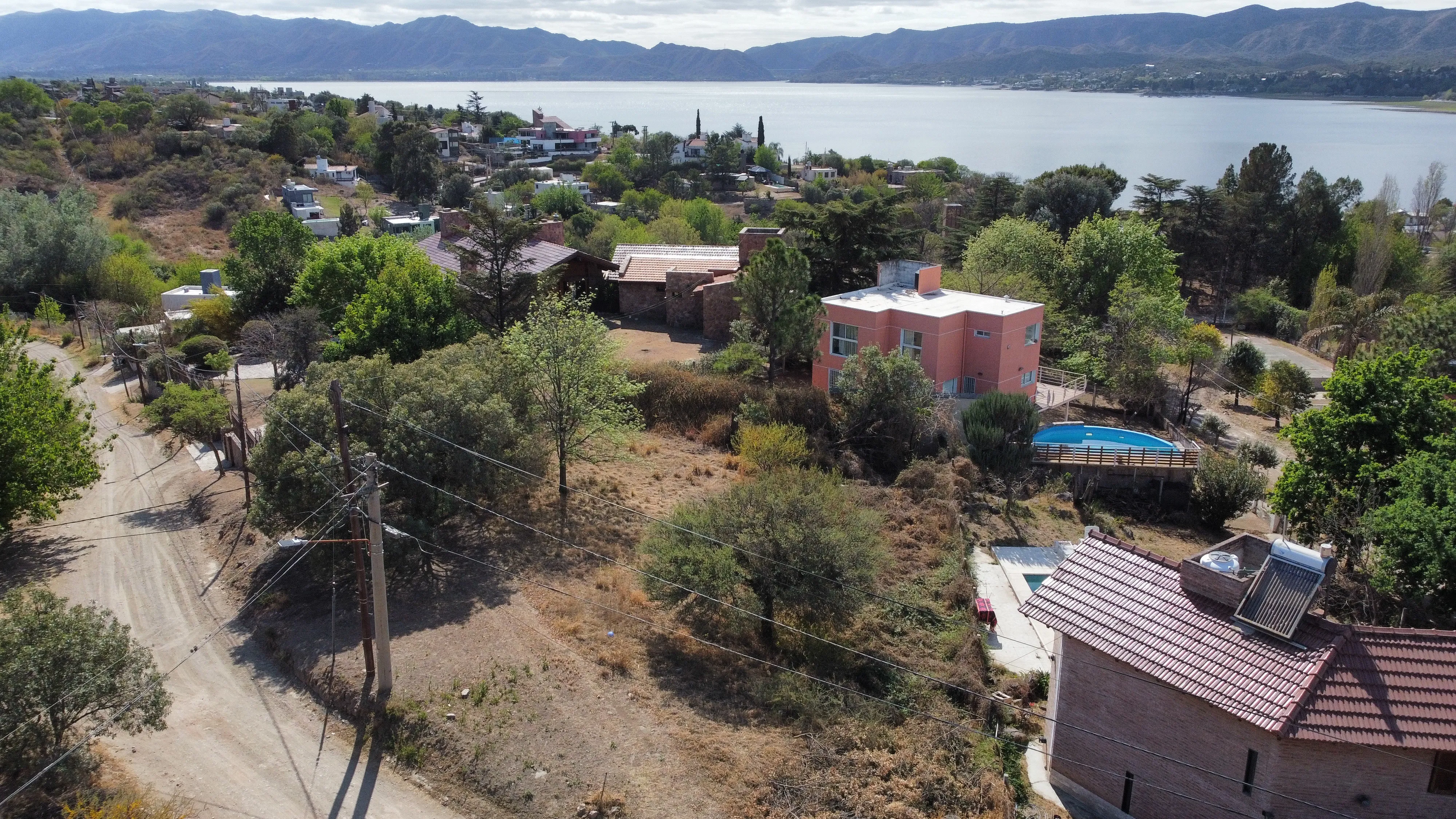 Villa del Lago - Entrega 40.000usd y Resto Financ. Prop - A 3 cuadras del lago