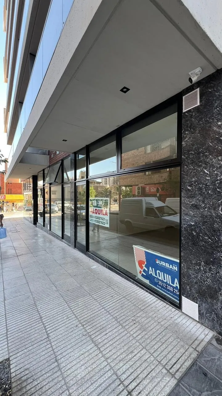 ¡Bajamos el alquiler!LOCAL COMERCIAL 39M² EN ITUZAINGÓ 403 - A ESTRENAR - APTO GASTRONÓMICO