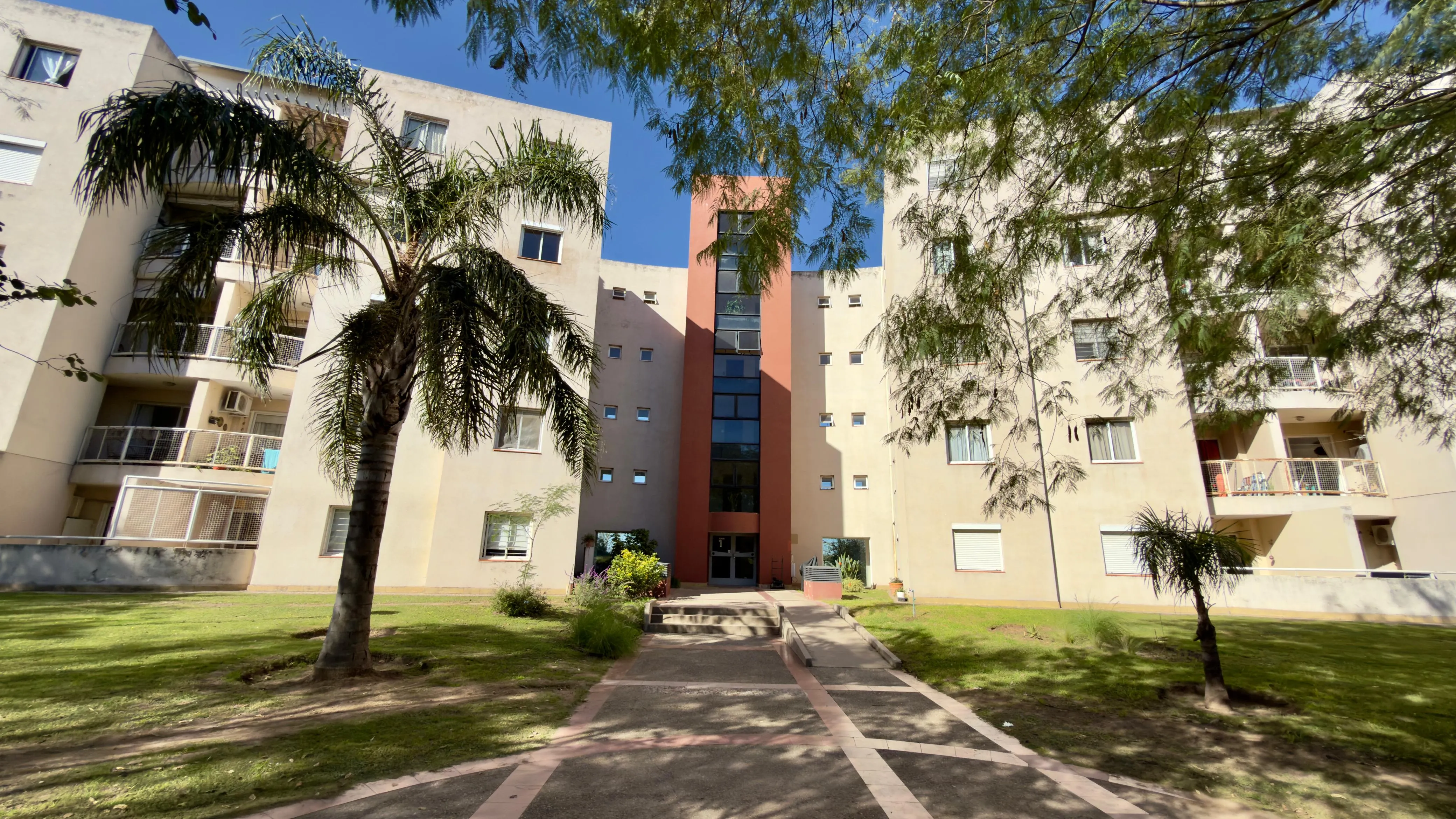 VENTA Departamento de 3 dormitorios en COMPLEJO BALCONES DEL CHATEAU
