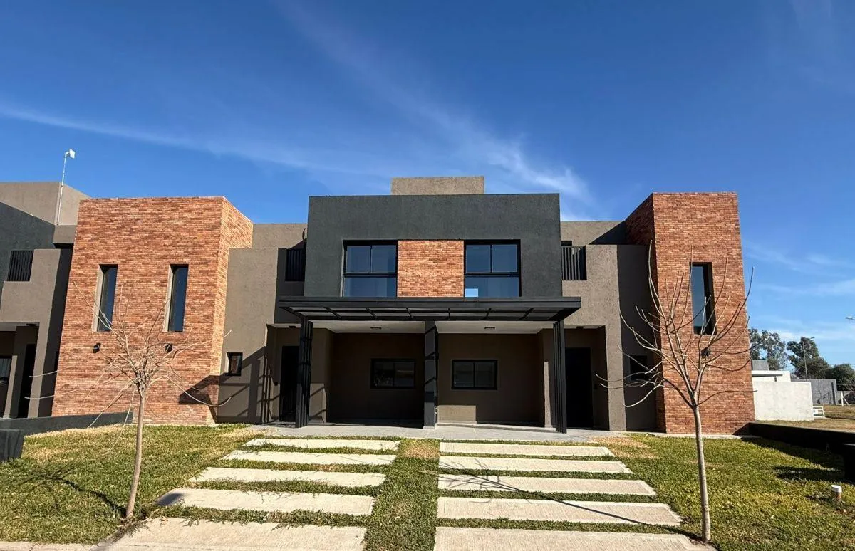 Vendo Duplex en Manantiales 2 - San Ignacio Village, 2 Dormitorios, Pileta