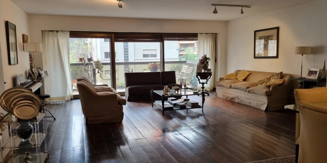 Departamento en venta Amoblado de 3 dormitorios sobre Hipólito Yrigoyen