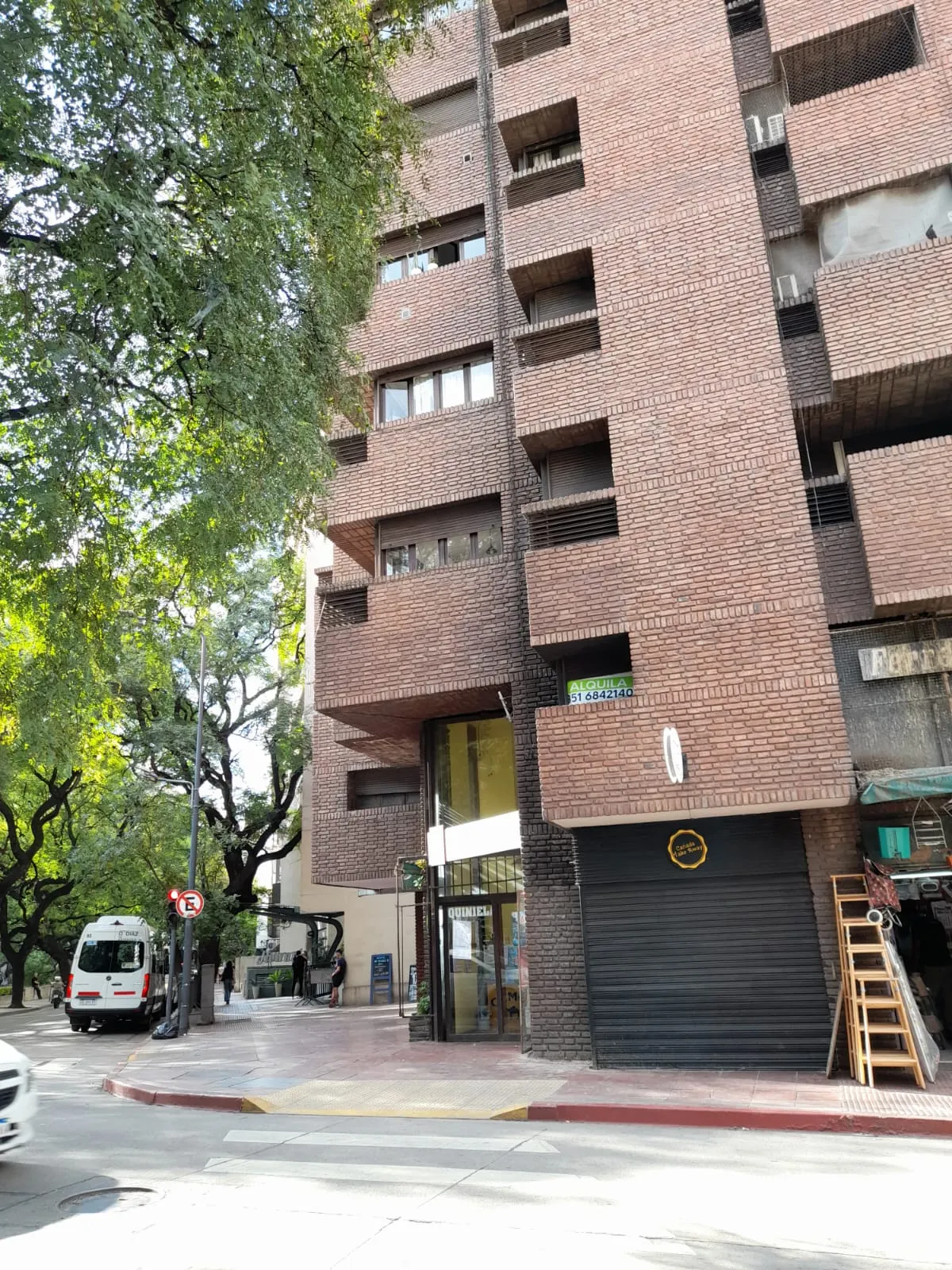 local comercial en alquiler en calle Dean Funes esquina cañada