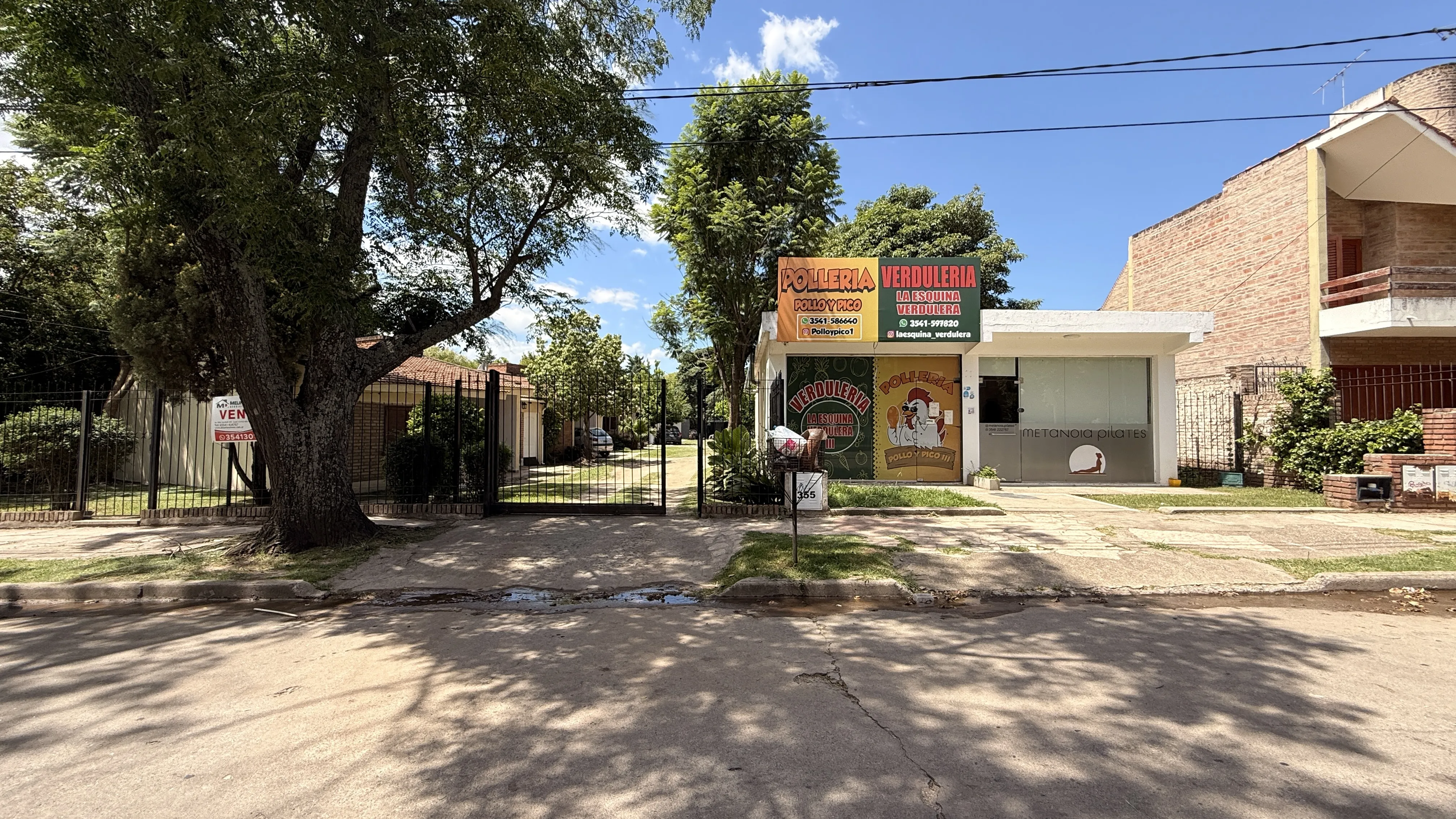 Complejo en Venta de 8 deptos + 2 locales en Carlos Paz