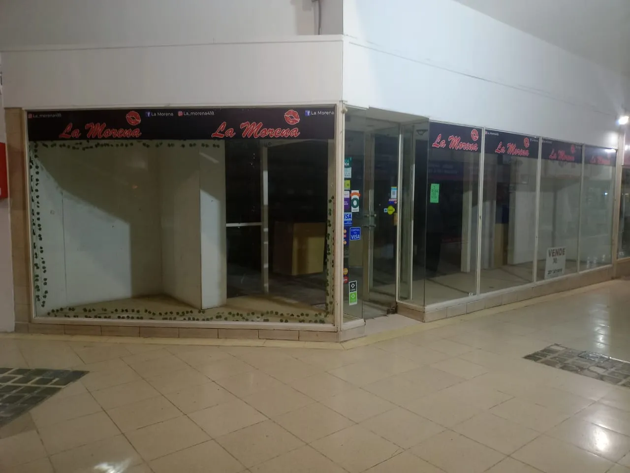 VENDO LOCAL EN GALERIA PASAJE CENTRAL - OPORTUNIDAD